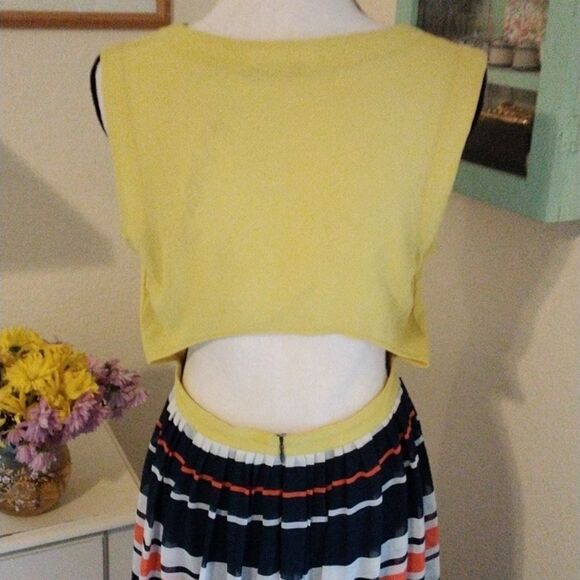 Lush Maxi  Dress with Open Back - Picture 7 of 14